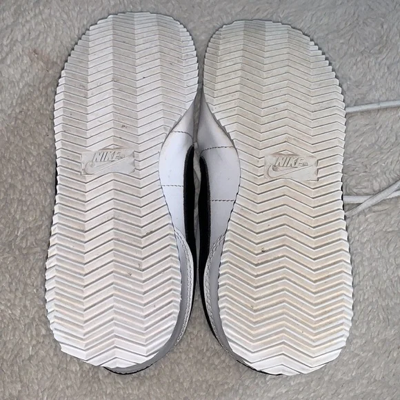 Nike Cortez Sneakers White & Black Kids 4 - Picture 5 of 12